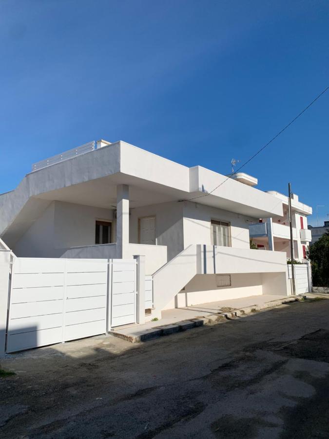 Il Canaletto Apartments Porto Cesareo Bagian luar foto